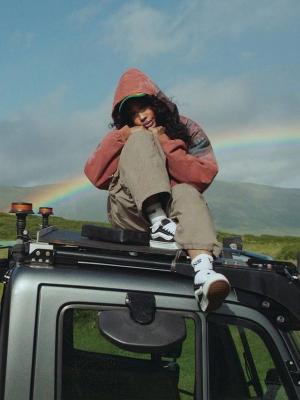 Певица SZA стала первым художественным руководителем Vans (108398-sza-vans-b.jpg)