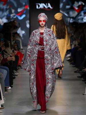 «Скромная мода» в коллекции бренда Dina (108841-dina-2025-07.jpg)