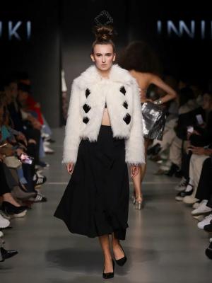 Эстетика Севера в коллекции бренда Inniki (108862-inniki-2025-06.jpg)