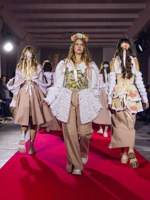 Этно-дизайн объединяет мир (108881-etnomoda-2025-16.jpg)