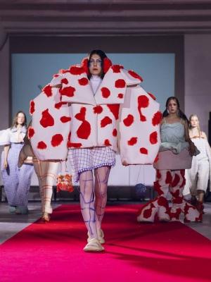 Этно-дизайн объединяет мир (108881-etnomoda-2025-17.jpg)