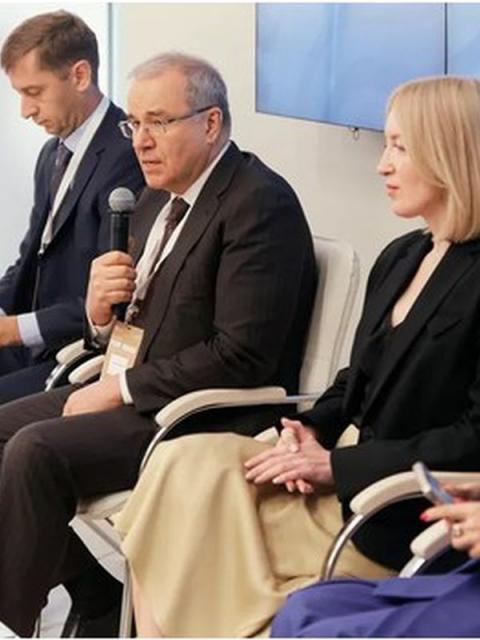 Рейтинг АМР: три топ-менеджера Familia вошли в число лучших управленцев страны (108926-reyting-apm-b.jpg)