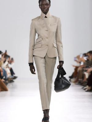 Max Mara весна-лето 2026 (108974-max-mara-ss-02.jpg)