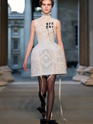 Коллекция Erdem весна-лето 2026 (SS-2026) (109040-erdem-ss-01.jpg)