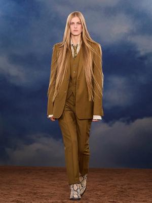 Коллекция Burberry весна-лето 2026 (109056-burberry-ss-05.jpg)