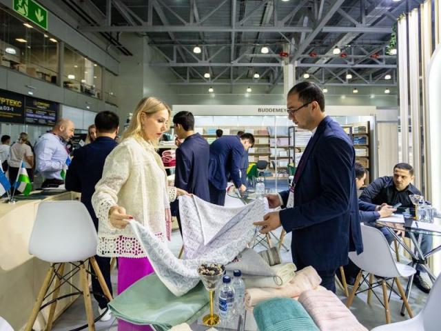 Мода, технологии, бизнес: итоги и открытия Текстильлегпром’64 (109077-textilexpo-03.jpg) Мода, технологии, бизнес: итоги и открытия Текстильлегпром’64 (109077-textilexpo-03.jpg)