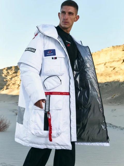 «Роскосмос» и DNK Russia выпустили новую лимитированную коллекцию в тематике космоса (109125-roskosmos-dnk-russia-04.jpg) «Роскосмос» и DNK Russia выпустили новую лимитированную коллекцию в тематике космоса (109125-roskosmos-dnk-russia-04.jpg)