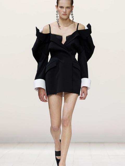 Коллекция Givenchy весна-лето 2026 (109178-givenchy-ss-02.jpg)