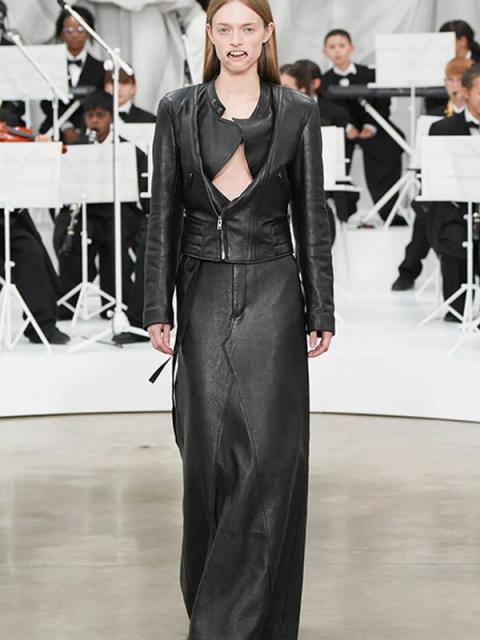 Коллекция Maison Margiela весна-лето 2026 (109213-maison-margiela-ss-01.jpg)