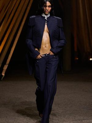 Коллекция Alexander McQueen весна–лето 2026 (109234-alexander-mcqueen-ss-01.jpg)