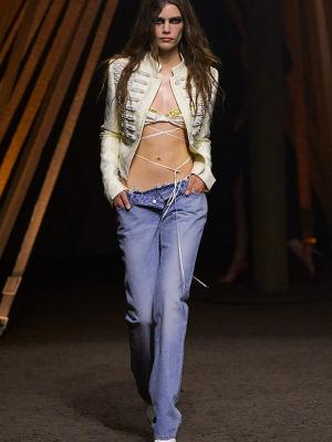 Коллекция Alexander McQueen весна–лето 2026 (109234-alexander-mcqueen-ss-07.jpg)