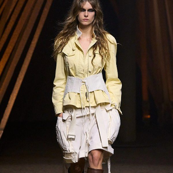 Коллекция Alexander McQueen весна–лето 2026 (109234-alexander-mcqueen-ss-s.jpg) Коллекция Alexander McQueen весна–лето 2026 (109234-alexander-mcqueen-ss-s.jpg)