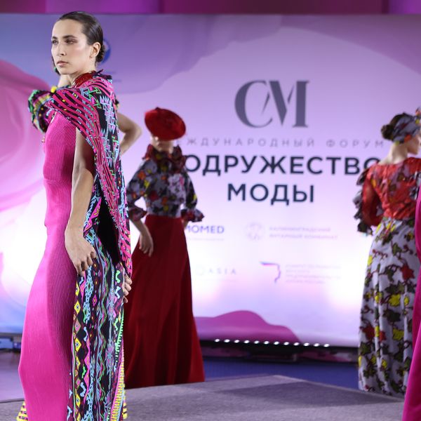 Форум «Содружество моды»: как ИИ шьёт коллекции, а город становится подиумом (109497-cis-fashion-s.jpg)