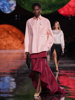 Коллекция Chanel весна-лето 2026 (109523-chanel-ss-05.jpg)