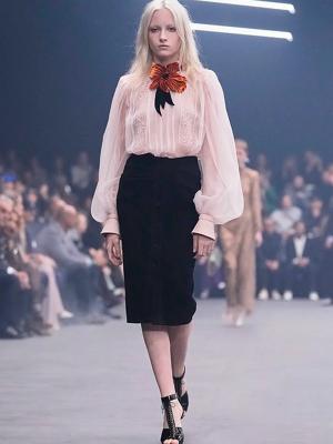 Коллекция Valentino весна-лето 2026 (109566-valentino-ss-2026-01.jpg)