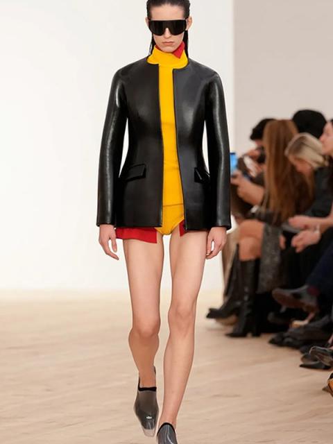 Коллекция Loewe весна-лето 2026 (109577-loewe-ss-01.jpg)