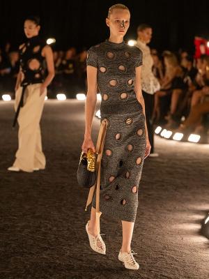 Коллекция Schiaparelli весна-лето 2026 (109611-schiaparelli-ss-04.jpg)