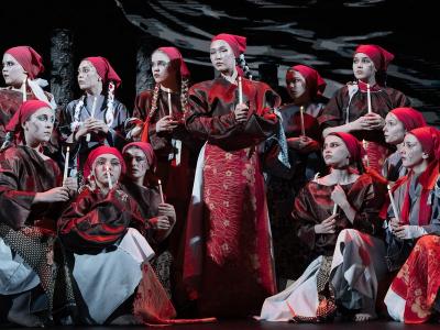 Форум «Отлично!» завершился фешн-спектаклем в стиле неофолк (109635-100bestdesign-01.jpg)