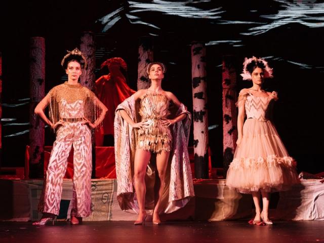 Форум «Отлично!» завершился фешн-спектаклем в стиле неофолк (109635-100bestdesign-03.jpg)