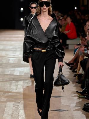 Коллекция Balenciaga весна-лето 2026 (109705-balenciaga-ss-01.jpg)