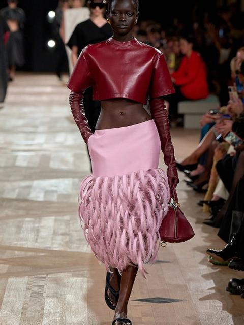 Коллекция Balenciaga весна-лето 2026 (109705-balenciaga-ss-05.jpg) Коллекция Balenciaga весна-лето 2026 (109705-balenciaga-ss-05.jpg)