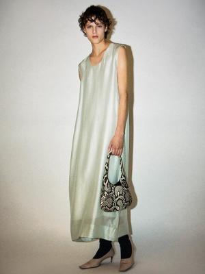 Коллекция Khaite Pre-Fall 2026 (109846-khaite-pre-fall-06.jpg)