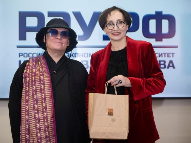 Центр моды РЭУ им. Г. В. Плеханова отметил первый юбилей (110044-fashion-center-reu-5-let-07.jpg)