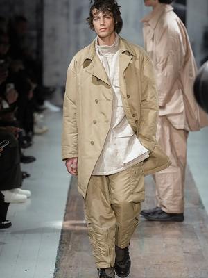 Коллекция Yohji Yamamoto Menswear осень-зима 2026 (110089-yamamoto-menswear-fw-06.jpg)