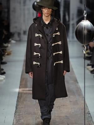 Коллекция Yohji Yamamoto Menswear осень-зима 2026 (110089-yamamoto-menswear-fw-07.jpg)