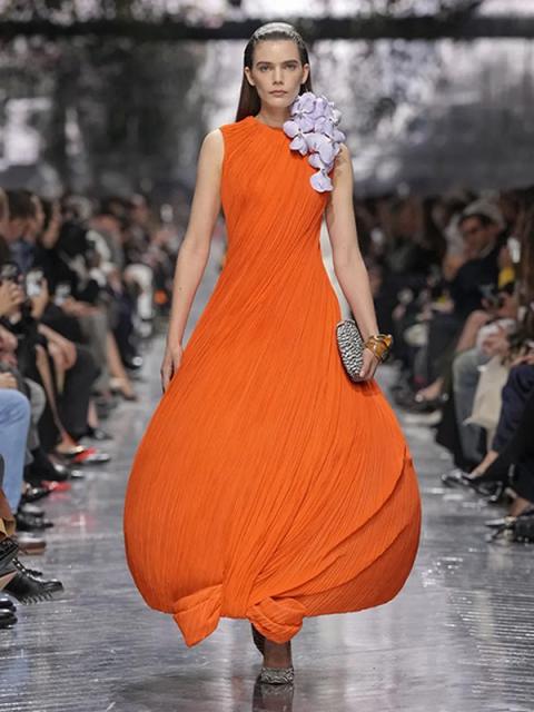 Коллекция Christian Dior couture весна-лето 2026 (110099-dior-couture-ss-02.jpg) Коллекция Christian Dior couture весна-лето 2026 (110099-dior-couture-ss-02.jpg)