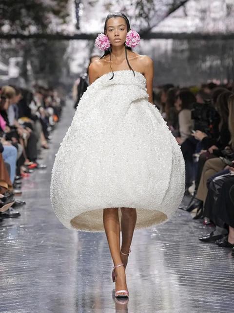 Коллекция Christian Dior couture весна-лето 2026 (110099-dior-couture-ss-07.jpg)
