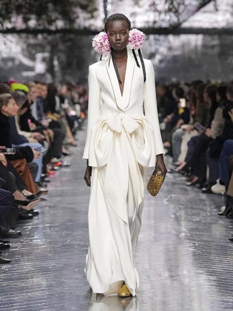 Коллекция Christian Dior couture весна-лето 2026 (110099-dior-couture-ss-08.jpg)