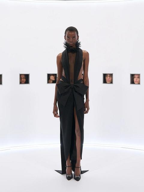 Коллекция Valentino Couture весна–лето 2026 (110111-valentino-couture-ss-02.jpg) Коллекция Valentino Couture весна–лето 2026 (110111-valentino-couture-ss-02.jpg)