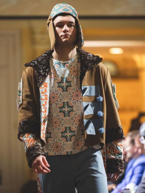 Первая в России Атомная неделя моды завершилась гала-показом в ГУМе (110123-mezhdunarodnaya-atomnaya-nedelya-mody-07.jpg) Первая в России Атомная неделя моды завершилась гала-показом в ГУМе (110123-mezhdunarodnaya-atomnaya-nedelya-mody-07.jpg)