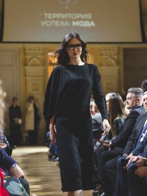 Первая в России Атомная неделя моды завершилась гала-показом в ГУМе (110123-mezhdunarodnaya-atomnaya-nedelya-mody-10.jpg)