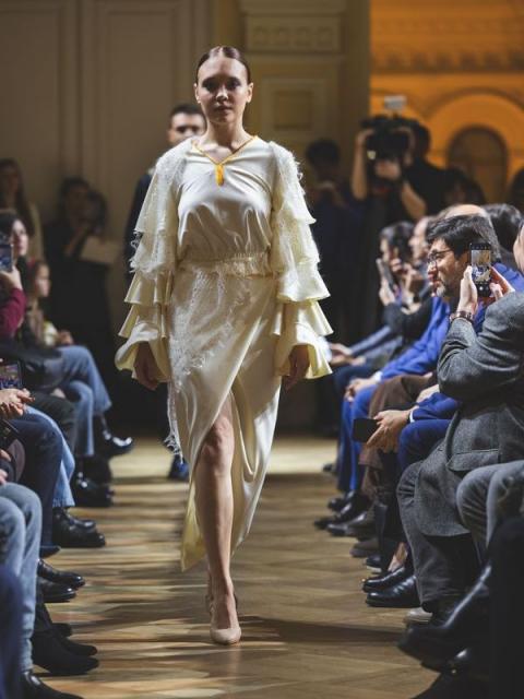 Первая в России Атомная неделя моды завершилась гала-показом в ГУМе (110123-mezhdunarodnaya-atomnaya-nedelya-mody-15.jpg) Первая в России Атомная неделя моды завершилась гала-показом в ГУМе (110123-mezhdunarodnaya-atomnaya-nedelya-mody-15.jpg)