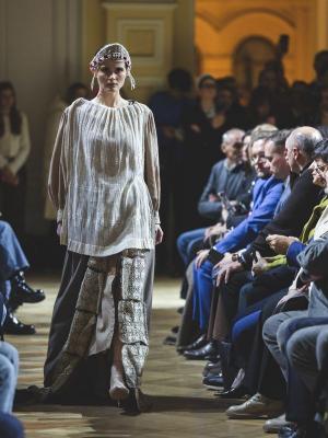 Первая в России Атомная неделя моды завершилась гала-показом в ГУМе (110123-mezhdunarodnaya-atomnaya-nedelya-mody-27.jpg)