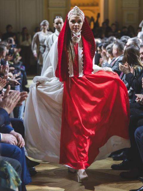 Первая в России Атомная неделя моды завершилась гала-показом в ГУМе (110123-mezhdunarodnaya-atomnaya-nedelya-mody-28.jpg) Первая в России Атомная неделя моды завершилась гала-показом в ГУМе (110123-mezhdunarodnaya-atomnaya-nedelya-mody-28.jpg)