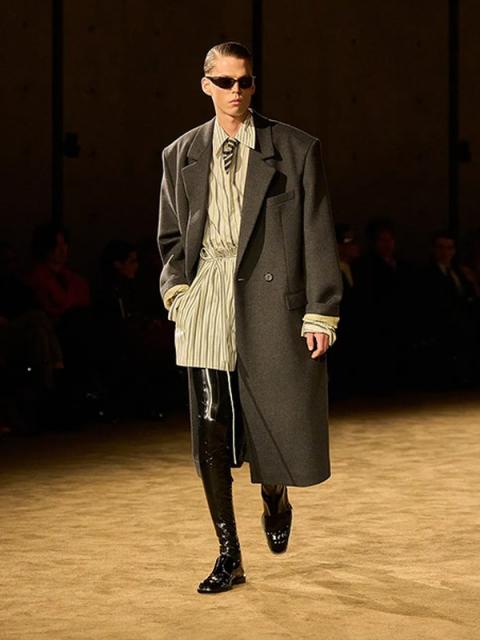 Коллекция Saint Laurent Menswear осень-зима 2026 (110165-saint-laurent-fw-08.jpg) Коллекция Saint Laurent Menswear осень-зима 2026 (110165-saint-laurent-fw-08.jpg)