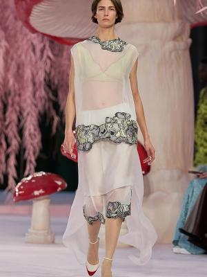 Коллекция Chanel Couture весна–лето 2026 (110306-chanel-ss-05.jpg)