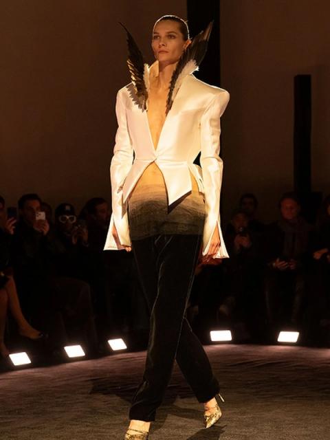 Коллекция Schiaparelli Couture весна-лето 2026 (110346-schiaparelli-ss-01.jpg)