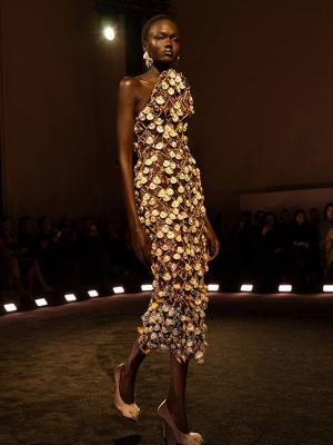 Коллекция Schiaparelli Couture весна-лето 2026 (110346-schiaparelli-ss-06.jpg)