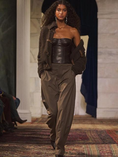 Коллекция Ralph Lauren осень-зима 2026 (110389-ralph-lauren-fw-08.jpg) Коллекция Ralph Lauren осень-зима 2026 (110389-ralph-lauren-fw-08.jpg)