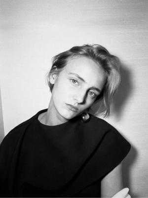 Céline показал новую рекламную кампанию (110470-celine-ss-04.jpg)