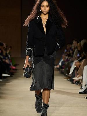 Коллекция Coach осень-зима 2026 (110480-coach-fw-01.jpg)