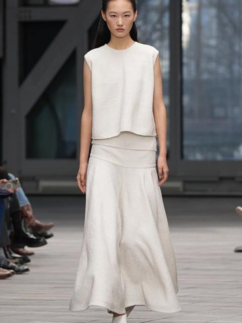 Коллекция Calvin Klein Collection осень-зима 2026 (110502-calvin-klein-fw-02.jpg) Коллекция Calvin Klein Collection осень-зима 2026 (110502-calvin-klein-fw-02.jpg)