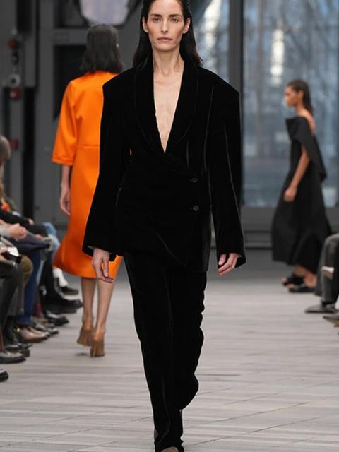 Коллекция Calvin Klein Collection осень-зима 2026 (110502-calvin-klein-fw-09.jpg) Коллекция Calvin Klein Collection осень-зима 2026 (110502-calvin-klein-fw-09.jpg)