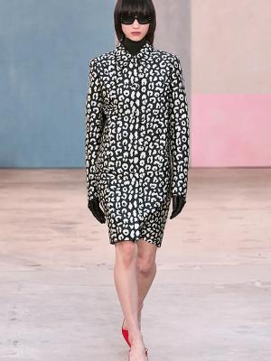 Коллекция Carolina Herrera осень-зима 2026 (110514-carolina-herrera-fw-02.jpg)