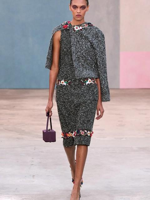 Коллекция Carolina Herrera осень-зима 2026 (110514-carolina-herrera-fw-05.jpg) Коллекция Carolina Herrera осень-зима 2026 (110514-carolina-herrera-fw-05.jpg)