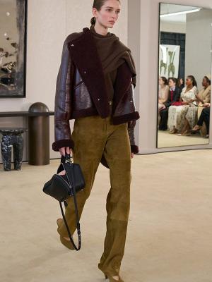 Коллекция Altuzarra осень-зима 2026 (110525-altuzarra-fw-02.jpg)